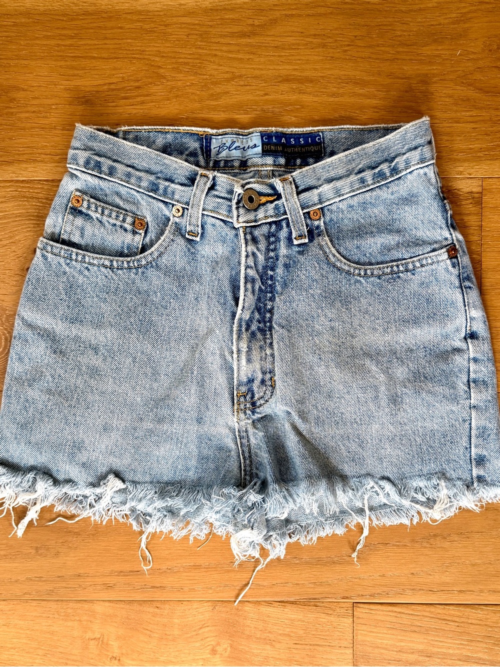 VTG 90s Express Bleus Cutoff Jean Shorts High Waist Raw Hem 3/4 Boho Festival